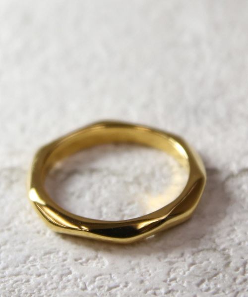 YArKA（ヤーカ）の「【YArKA/ヤーカ】silver925 7surface ring [nanaes]/シルバー925 7面デザインリング（リング・レディース・ブラック/シルバー/ゴールド・#11/#13/#15/#9/#19/#17/#21/#23）」の6枚目の写真