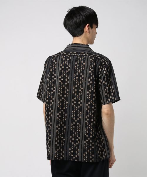 CIAOPANIC(チャオパニック)の「ストライプ総柄シャツ(シャツ/ブラウス・メンズ・キャメル/ネイビー・MEDIUM/LARGE)」の4枚目の写真