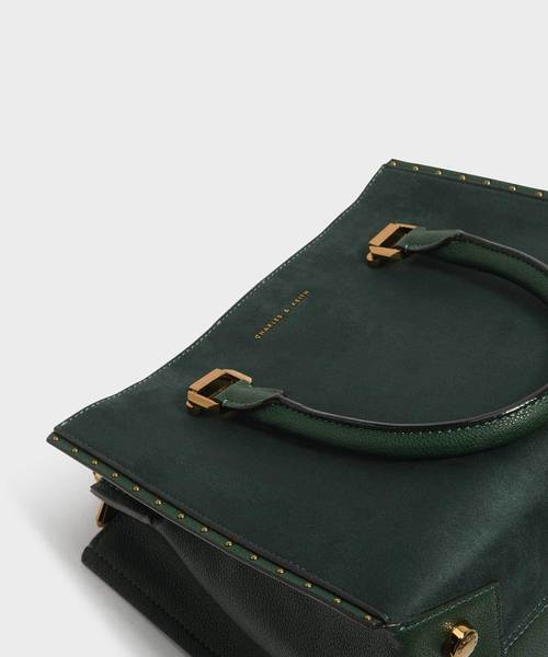 CHARLES & KEITH（チャールズ & キース）の「スタッズディテールトップハンドルバッグ / STUD DETAILS TOP HANDLE BAG（ハンドバッグ・レディース・ダークグリーン/マスタード/ピンク系その他/プラム・L）」の6枚目の写真