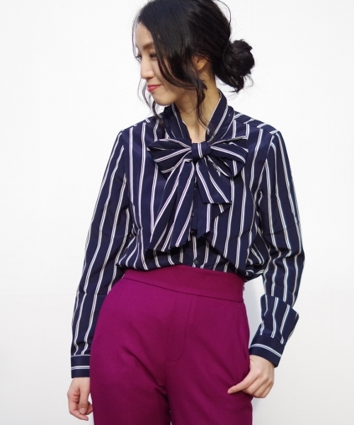 NARACAMICIE（ナラカミーチェ）の「ストライプボウタイ長袖ブラウス（シャツ/ブラウス・レディース・ブラック/ネイビー・SMALL/MEDIUM/LARGE）」の10枚目の写真