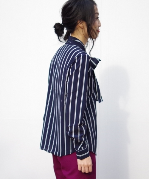 NARACAMICIE（ナラカミーチェ）の「ストライプボウタイ長袖ブラウス（シャツ/ブラウス・レディース・ブラック/ネイビー・SMALL/MEDIUM/LARGE）」の9枚目の写真