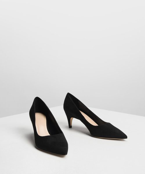 CHARLES & KEITH(チャールズ & キース)の「クラシック キトゥンパンプス / Classic Kitten Pumps(パンプス・レディース・ブラック/アイボリー/ライトアッシュグレー・22cm/22.5cm/23cm/23.5cm/24.5cm/25cm/25.5cm)」の4枚目の写真