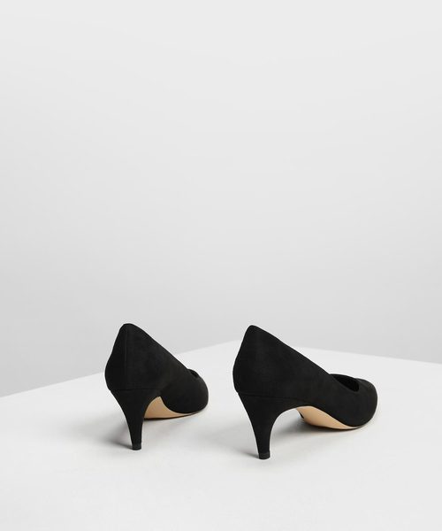 CHARLES & KEITH(チャールズ & キース)の「クラシック キトゥンパンプス / Classic Kitten Pumps(パンプス・レディース・ブラック/アイボリー/ライトアッシュグレー・22cm/22.5cm/23cm/23.5cm/24.5cm/25cm/25.5cm)」の5枚目の写真