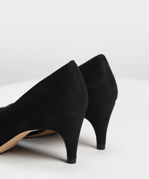 CHARLES & KEITH(チャールズ & キース)の「クラシック キトゥンパンプス / Classic Kitten Pumps(パンプス・レディース・ブラック/アイボリー/ライトアッシュグレー・22cm/22.5cm/23cm/23.5cm/24.5cm/25cm/25.5cm)」の6枚目の写真