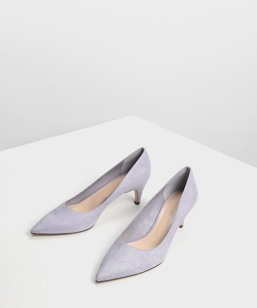 CHARLES & KEITH(チャールズ & キース)の「クラシック キトゥンパンプス / Classic Kitten Pumps(パンプス・レディース・ブラック/アイボリー/ライトアッシュグレー・22cm/22.5cm/23cm/23.5cm/24.5cm/25cm/25.5cm)」の8枚目の写真
