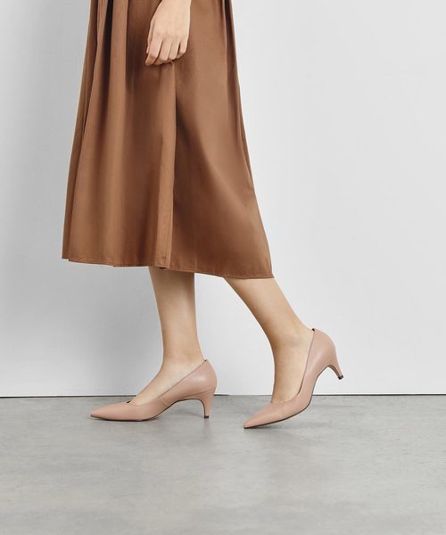 CHARLES & KEITH(チャールズ & キース)の「クラシック キトゥンパンプス / Classic Kitten Pumps(パンプス・レディース・ブラック/アイボリー/ライトアッシュグレー・22cm/22.5cm/23cm/23.5cm/24.5cm/25cm/25.5cm)」の13枚目の写真