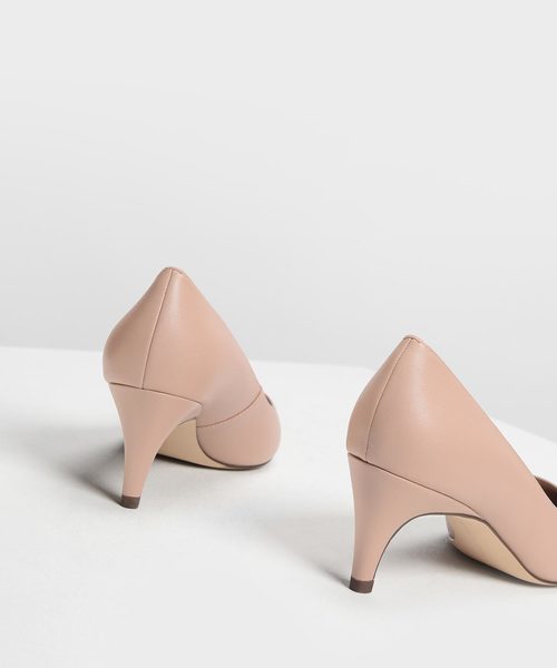 CHARLES & KEITH(チャールズ & キース)の「クラシック キトゥンパンプス / Classic Kitten Pumps(パンプス・レディース・ブラック/アイボリー/ライトアッシュグレー・22cm/22.5cm/23cm/23.5cm/24.5cm/25cm/25.5cm)」の15枚目の写真