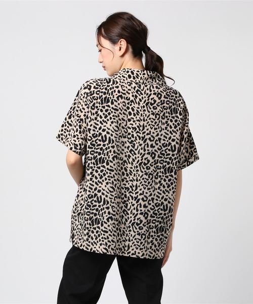 PUNYUS（プニュズ）の「レオパード開襟シャツ（シャツ/ブラウス・レディース・ライトベージュ/カーキ・1/2/3/4）」の3枚目の写真
