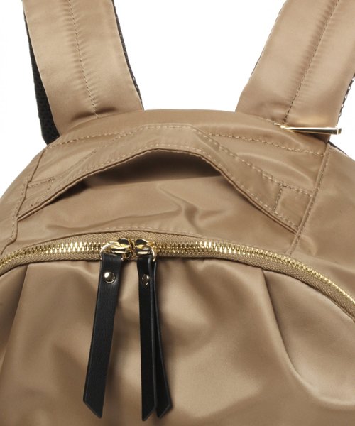 最終値下げ【新品】doracoluv10ポケットリュック（ベージュ・ブラウン） 楽天市場】【大容量なのに超軽量】 マザーズバッグ リュック