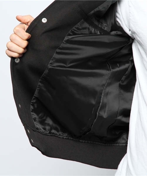 JOURNAL STANDARD(ジャーナルスタンダード)の「キャンバスバーシティーブルゾン(スタジャン・メンズ・ブラック/カーキ/ネイビー・MEDIUM/LARGE)」の10枚目の写真