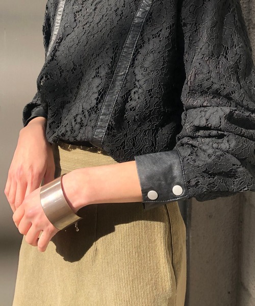 &g'aime（アンジェム）の「【&g'aime】レース×レザーブラウス（シャツ/ブラウス・レディース・チャコールグレー/ブラック/モカ・FREE）」の6枚目の写真