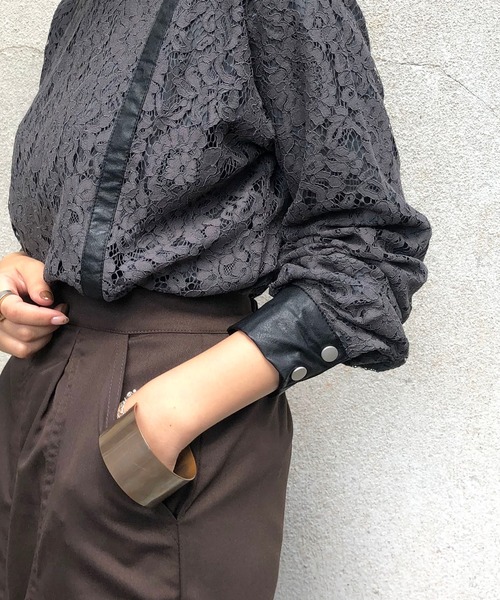 &g'aime（アンジェム）の「【&g'aime】レース×レザーブラウス（シャツ/ブラウス・レディース・チャコールグレー/ブラック/モカ・FREE）」の11枚目の写真