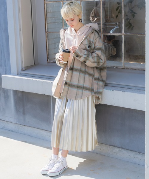 archives（アルシーヴ）の「グリッタープリーツスカート（スカート・レディース・ゴールド/ブラック/ブラウン/シルバーグレー・MEDIUM）」の11枚目の写真