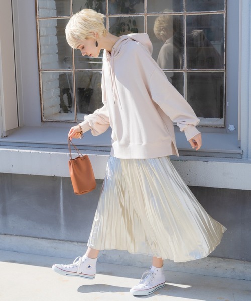 archives（アルシーヴ）の「グリッタープリーツスカート（スカート・レディース・ゴールド/ブラック/ブラウン/シルバーグレー・MEDIUM）」の7枚目の写真