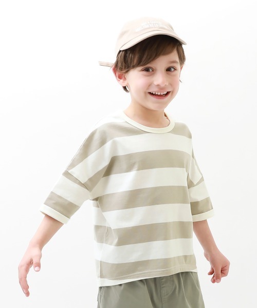 devirock（デビロック）の「ワイドボーダーゆるっとTシャツ（Tシャツ/カットソー・キッズ・スモークピンク/レッド系その他/グレー系その他/ブルーグレー/ブラック/ラベンダー/キャメル/ダークオリーブ/モカ/ネイビー/パープル系その他/サックスブルー・150cm/140cm/90cm/120cm/100cm/80ｃｍ/110cm/160cm/130cm）」の5枚目の写真