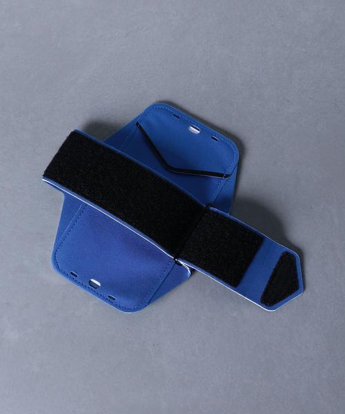 NIKE(ナイキ)の「<NIKE (ナイキ) > リーンアームバンドプラス(その他・メンズ・ブラック/ロイヤルブルー・FREE)」の6枚目の写真