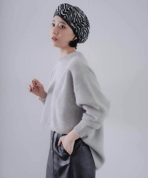 PAGEBOY（ページボーイ）の「FOXボトルネックプルオーバー（ニット/セーター・レディース・グレー/モカ/イエロー系その他・FREE）」の4枚目の写真