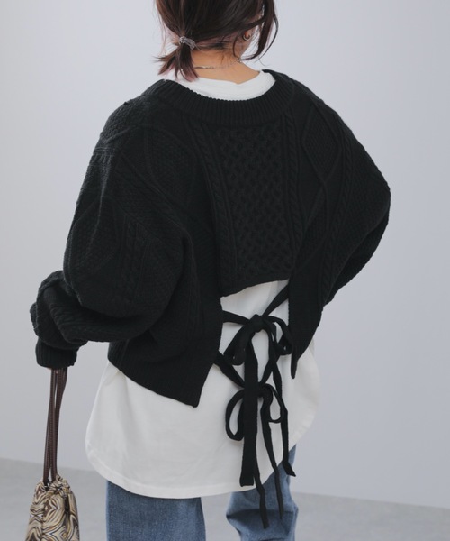 ap retro（アプレトロ）の「バックリボンケーブルVネックニット【ZOZO限定アイテム】（ニット/セーター・レディース・ブラック/ベージュ/ブラウン/オフホワイト/ピンク/グリーン・FREE）」の4枚目の写真