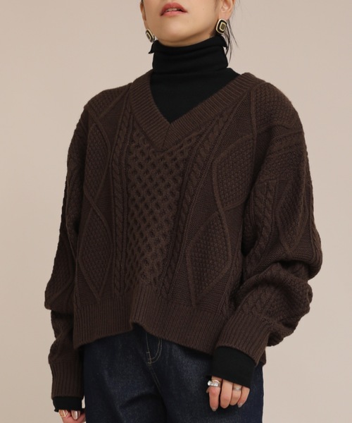 ap retro（アプレトロ）の「バックリボンケーブルVネックニット【ZOZO限定アイテム】（ニット/セーター・レディース・ブラック/ベージュ/ブラウン/オフホワイト/ピンク/グリーン・FREE）」の19枚目の写真