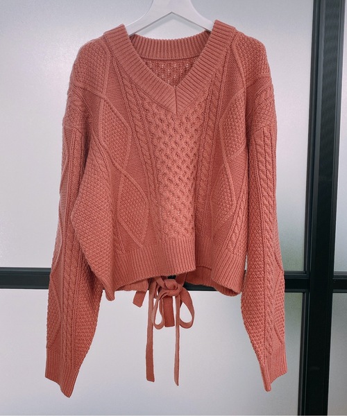 ap retro（アプレトロ）の「バックリボンケーブルVネックニット【ZOZO限定アイテム】（ニット/セーター・レディース・ブラック/ベージュ/ブラウン/オフホワイト/ピンク/グリーン・FREE）」の16枚目の写真