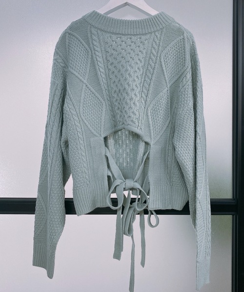 ap retro（アプレトロ）の「バックリボンケーブルVネックニット【ZOZO限定アイテム】（ニット/セーター・レディース・ブラック/ベージュ/ブラウン/オフホワイト/ピンク/グリーン・FREE）」の18枚目の写真