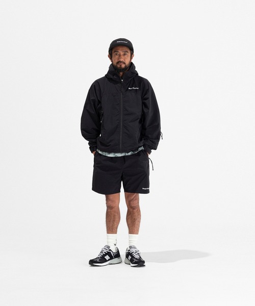 MAGIC NUMBER（マジック ナンバー）の「【MAGIC NUMBER】ESSENTIAL NYLON SHORTS（その他パンツ・メンズ・ベージュ/ブラック・30/34/32）」の8枚目の写真
