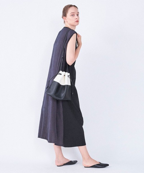 Laugoa（ラウゴア）の「【LAUGOA/ラウゴア】HOORN 巾着 ショルダーバッグ（ショルダーバッグ・レディース・ブラック/ベージュ/グレー/シルバー・FREE）」の8枚目の写真