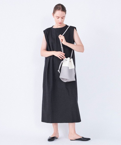 Laugoa（ラウゴア）の「【LAUGOA/ラウゴア】HOORN 巾着 ショルダーバッグ（ショルダーバッグ・レディース・ブラック/ベージュ/グレー/シルバー・FREE）」の11枚目の写真