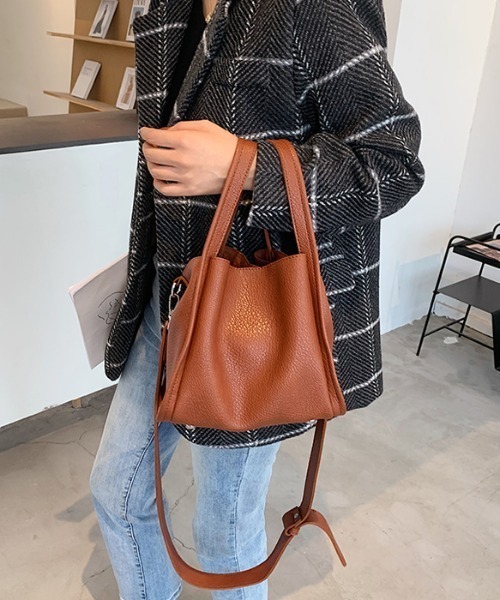 MKT(エムケーティー)の「スクエア エコレザーショルダーバッグ/ハンドバッグ(ショルダーバッグ・レディース・ブラック/ダークブラウン/ブラウン/アイボリー・FREE)」の11枚目の写真