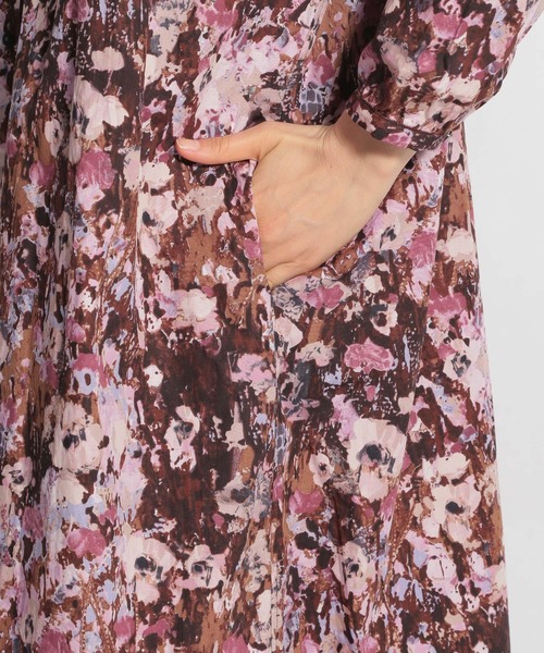 ichi（イチ）の「【ichi(イチ)】ペイントフラワー柄ワンピース（ワンピース・レディース・ピンク/ブルー・FREE）」の9枚目の写真