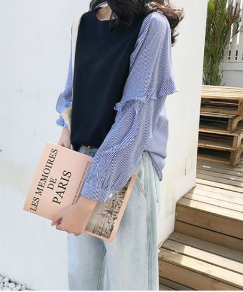 emi+（エミプラス）の「異素材ドッキングストライプシャツ/ブラウス（Tシャツ/カットソー・レディース・ブラック/ネイビー・FREE）」の4枚目の写真