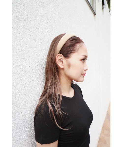 FIG&VIPER（フィグアンドバイパー）の「カラフルカチューシャ（カチューシャ・レディース・ブラック/ベージュ/ピンク/ブルー・FREE）」の3枚目の写真