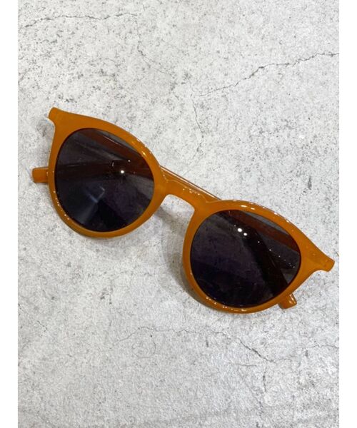GYDA(ジェイダ)の「カラーボストンサングラス(その他雑貨・レディース・ブラック/オレンジ・FREE)」の1枚目の写真