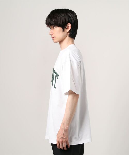 SlashDate（スラッシュデイト）の「発泡カレッジロゴプリントT