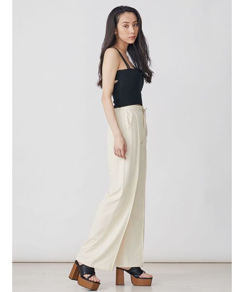 EVRIS（エヴリス）の「アシメストラップニットビスチェ（Tシャツ/カットソー・レディース・ブラック/パープル/カーキ/アイボリー・FREE）」の8枚目の写真