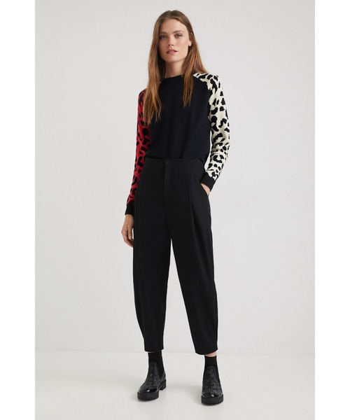 Desigual(デシグアル)の「アニマルプリント袖 セーター CARLYN(ニット/セーター・レディース・ブラック・2L/SS/S/M/L)」の4枚目の写真
