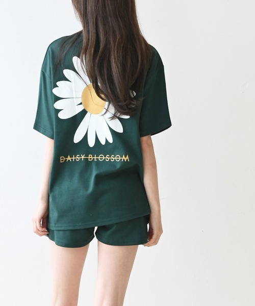 me+em select(ミームセレクト)の「【上下2点セット】デイジーTシャツ+ショートパンツ ルームウェア(ルームウェア/パジャマ・レディース・ブラック/グレー/ベージュ/グリーン・FREE)」の4枚目の写真
