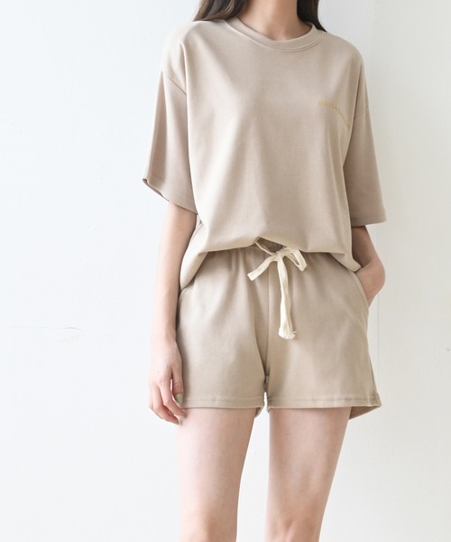 me+em select(ミームセレクト)の「【上下2点セット】デイジーTシャツ+ショートパンツ ルームウェア(ルームウェア/パジャマ・レディース・ブラック/グレー/ベージュ/グリーン・FREE)」の5枚目の写真