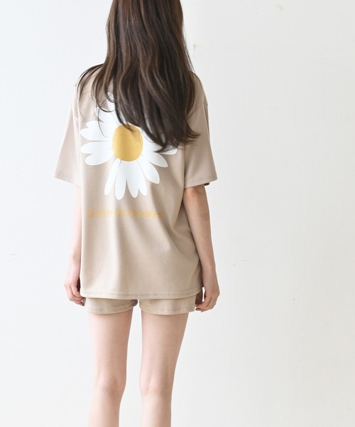 me+em select(ミームセレクト)の「【上下2点セット】デイジーTシャツ+ショートパンツ ルームウェア(ルームウェア/パジャマ・レディース・ブラック/グレー/ベージュ/グリーン・FREE)」の9枚目の写真