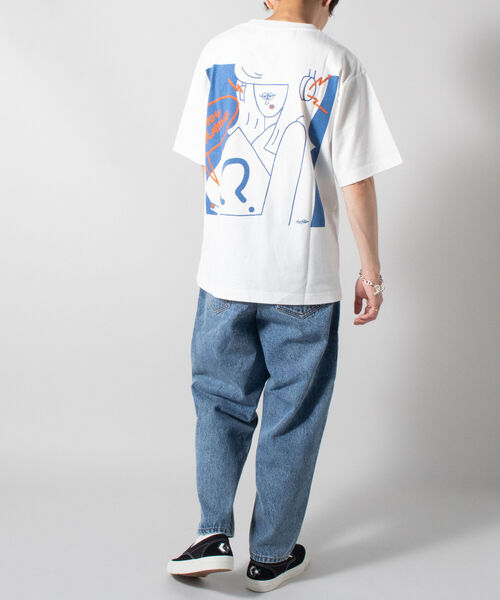 GLOSTER（グロスター）の「イラストレーター”オガワ＠ogwillust”コラボTシャツ『NOW PLAYING』（Tシャツ/カットソー・メンズ・オフホワイト・MEDIUM/LARGE）」の5枚目の写真