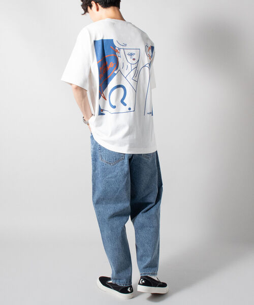 GLOSTER（グロスター）の「イラストレーター”オガワ＠ogwillust”コラボTシャツ『NOW PLAYING』（Tシャツ/カットソー・メンズ・オフホワイト・MEDIUM/LARGE）」の9枚目の写真