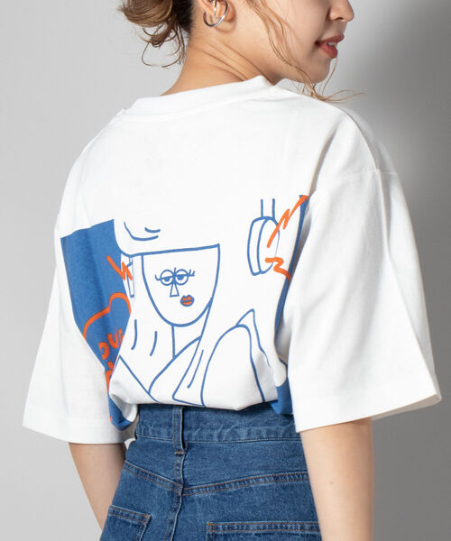 GLOSTER（グロスター）の「イラストレーター”オガワ＠ogwillust”コラボTシャツ『NOW PLAYING』（Tシャツ/カットソー・メンズ・オフホワイト・MEDIUM/LARGE）」の8枚目の写真