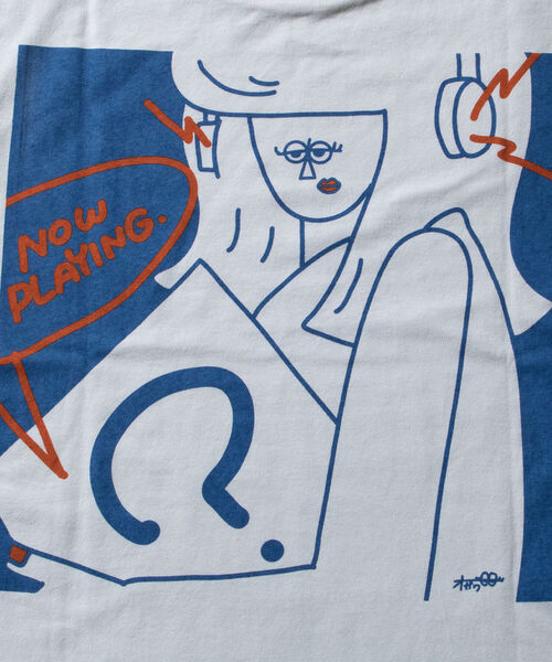 GLOSTER（グロスター）の「イラストレーター”オガワ＠ogwillust”コラボTシャツ『NOW PLAYING』（Tシャツ/カットソー・メンズ・オフホワイト・MEDIUM/LARGE）」の12枚目の写真