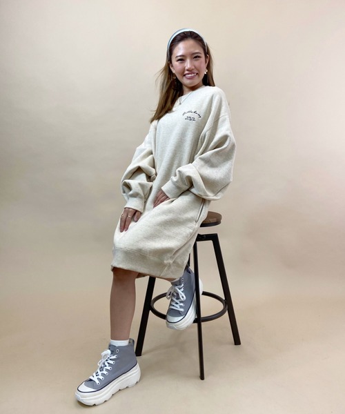 BILLABONG(ビラボン)の「BILLABONG/ビラボン ビッグシルエット バックプリントスウェットワンピース BB014-355(ワンピース・レディース・ホワイト/ピンク/ブラック・M/L)」の4枚目の写真