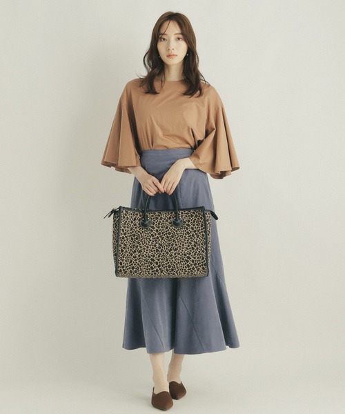 Andemiu（アンデミュウ）の「ソデフレアＴ219780（Tシャツ/カットソー・レディース・チャコールグレー/オフホワイト/ピンク/モカ・FREE）」の12枚目の写真