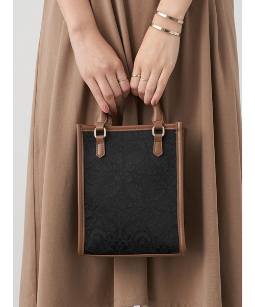 earth music&ecology（アースミュージックアンドエコロジー）の「スクエアジャガードバッグ ＊（トートバッグ・レディース・アイボリー/ブラック・FREE）」の8枚目の写真