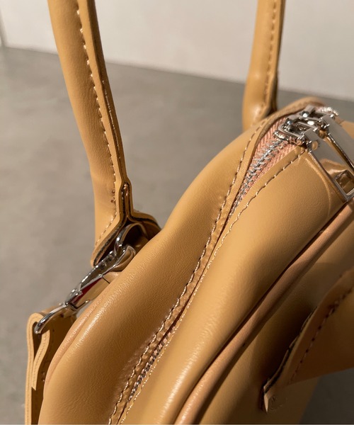 SpRay（スプレイ）の「２ＷＡＹスクエアボストンバッグ（ショルダーバッグ・レディース・ブラック/ダークブラウン/ベージュ/ブラウン/アイボリー・FREE）」の7枚目の写真