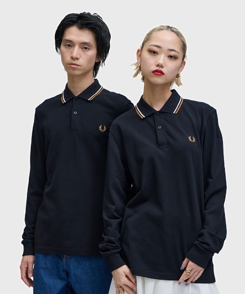 FRED PERRY（フレッドペリー）の「The Fred Perry Shirt - M3636／フレッドペリー長袖ポロシャツ（ポロシャツ・メンズ・ダークパープル/ブルー/ブラック/ブラック系その他/モカ/グレー/ブラック系その他3/ネイビー/ブラック系その他2/ダークオリーブ/ベージュ/ブルー系その他/グレー系その他/ブラック系その他4/ブルー系その他2/マルーン/グリーン/グリーン系その他/ブラウン系その他/グレー系その他2/セージグリーン/ロイヤルブルー/ネイビー系/ホワイト/キャメル/コーラル/ホワイト系その他/ネイビー系1/グリーン系その他2/ブラック系その他5/ブルー系その他3/アイボリー/オフホワイト/ブラウン系その他2/ブラック系その他6/グリーン系その他3/ネイビー系2/ブラウン/ホワイト系その他2/ネイビー系3/ホワイト系その他3/グレー系その他3/ブラウン系その他3/イエロー/モスグリーン/ブラウン系その他6/グリーン系その他4/ネイビー系5/ネイビー系6/ネイビー系7/ベージュ系その他/バイオレット/ホワイト系その他5/ブラック系/ブラウン系その他5/ブラウン系その他4/ブラック系その他7/ホワイト系その他4/ネイビー系4/ブラック系1/ライトベージュ/ブルー系その他4/グリーン系その他5/ブラック系2/グレー系その他4/ブルー系その他5/ブルー系その他6/ブラウン系その他7/グリーン系その他7/ベージュ系その他2/グリーン系その他6/ホワイト系その他6/ダークブラウン/ブラック系3/ダークグリーン/ダークネイビー/ブラック系4/ブルー系その他7/ベージュ系その他3・L/M/S/XL）」の22枚目の写真
