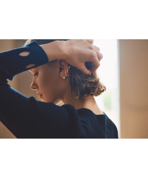 JILL by JILL STUART（ジルバイジルスチュアート）の「◇カットアウトニット（ニット/セーター・レディース・ブラック/グリーン・FREE）」の4枚目の写真