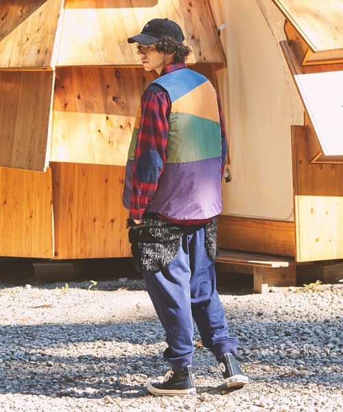 go slow caravan(ゴースローキャラバン)の「ナイロン切替パディングベスト(その他アウター・メンズ・ブラック/カーキ/その他1・LARGE/X-LARGE/MEDIUM)」の10枚目の写真